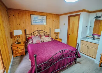Helmcken Falls Lodge hotel thumbnail 4