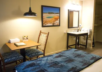 Grant Village - Inside the Park hotel thumbnail 3
