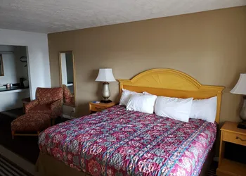 Rodeway Inn Brazil hotel thumbnail 7