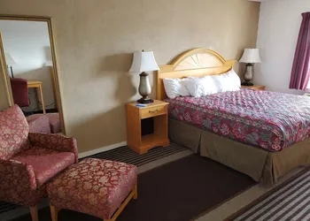Rodeway Inn Brazil hotel thumbnail 8