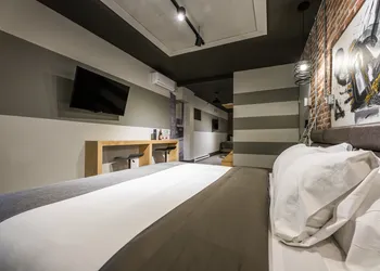 La Suite Hotel hotel thumbnail 3