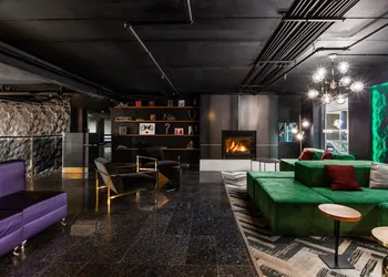 Empire Suites hotel thumbnail 3