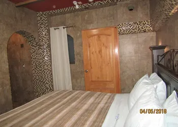 Hotel 1973 hotel thumbnail 4