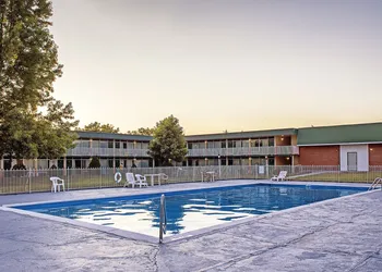 Budget Host Inn hotel thumbnail 7