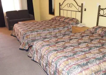 Hotel Maria Luisa Inn & Suites hotel thumbnail 6
