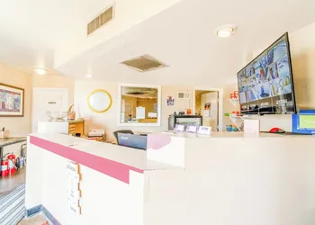 Castle Inn & Suites By OYO Chickasha hotel thumbnail 7