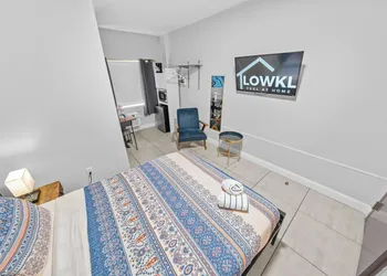 Miami International by Lowkl hotel thumbnail 3