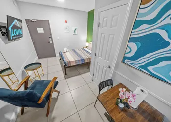 Miami International by Lowkl hotel thumbnail 5