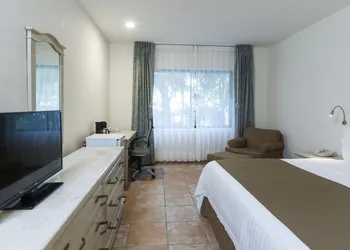 Holiday Inn Ciudad del Carmen by IHG hotel thumbnail 4