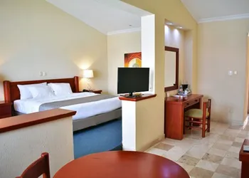 La Posada Hotel & Suites hotel thumbnail 5