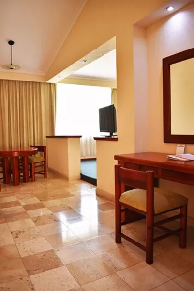 La Posada Hotel & Suites hotel detail image 6