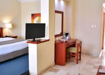 La Posada Hotel & Suites hotel thumbnail 7