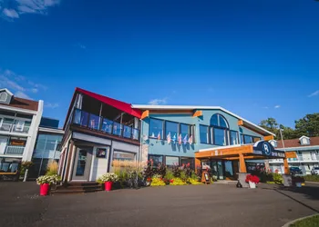 Riôtel Carleton-sur-Mer hotel thumbnail 2