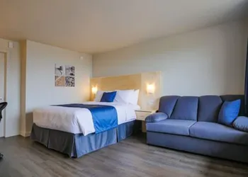 Riôtel Carleton-sur-Mer hotel thumbnail 4