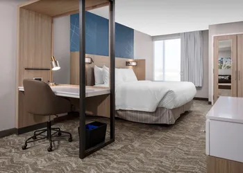 SpringHill Suites Kansas City Airport hotel thumbnail 7