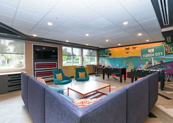 Tru by Hilton Florida City hotel thumbnail 6