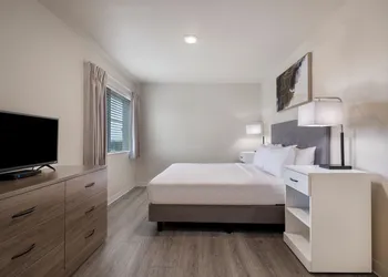 Soka Suites Dallas - Las Colinas hotel thumbnail 8