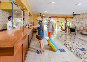 Hotel Hacienda Inn Aeropuerto hotel thumbnail 2