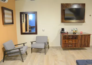 Hotel Hacienda Inn Aeropuerto hotel thumbnail 3