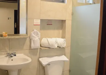 Hotel Hacienda Inn Aeropuerto hotel thumbnail 4
