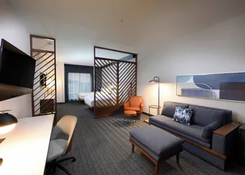 Courtyard by Marriott Charlotte Waverly hotel thumbnail 5