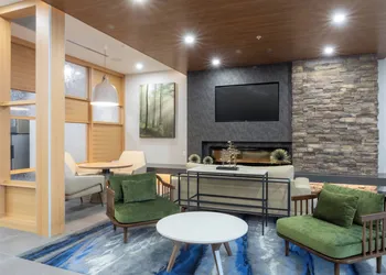 Fairfield Inn & Suites by Marriott Salmon Arm hotel thumbnail 3