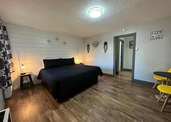 Lake Ridge Hotel hotel thumbnail 3