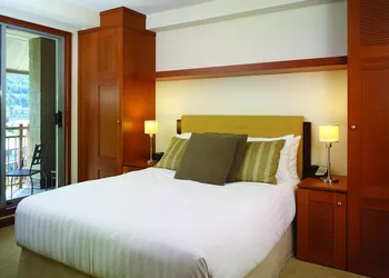 Pan Pacific Whistler Village Centre hotel thumbnail 4