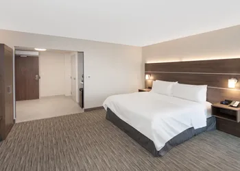 Holiday Inn Express & Suites Downtown Ottawa East by IHG hotel thumbnail 3