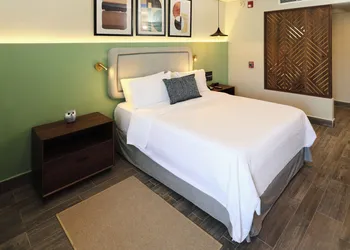 voco Hermosillo by IHG hotel thumbnail 4