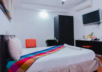 Hotel Makarios hotel thumbnail 8