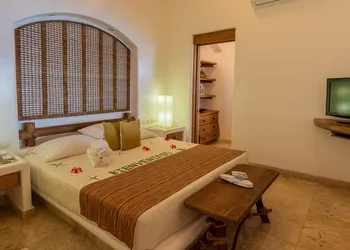 Pacífica Grand Zihuatanejo hotel thumbnail 2