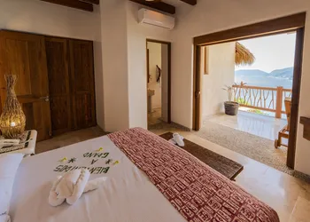 Pacífica Grand Zihuatanejo hotel thumbnail 6