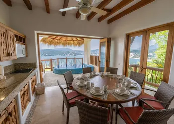 Pacífica Grand Zihuatanejo hotel thumbnail 8