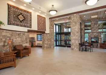 Red Feather Lodge hotel thumbnail 2