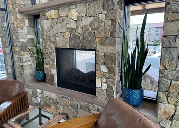 Red Feather Lodge hotel thumbnail 8