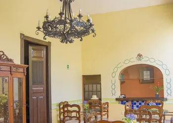 Casa De Las Columnas hotel thumbnail 2