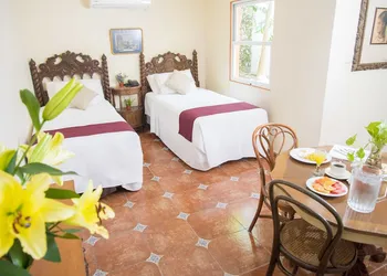 Casa De Las Columnas hotel thumbnail 6