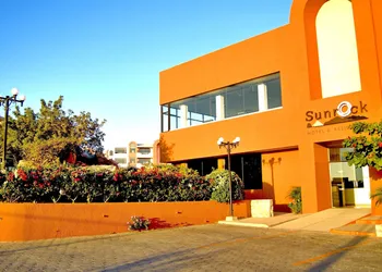 Sunrock Hotel and Suites hotel thumbnail 3