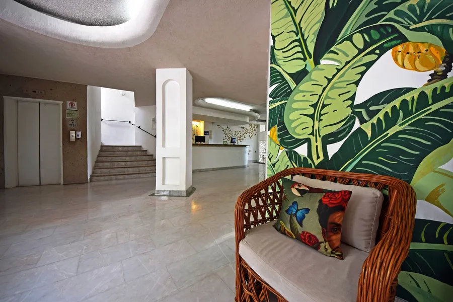 Emperador Vallarta Beachfront Hotel and Suites hotel detail image 2