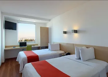 One Querétaro Plaza Galerías hotel thumbnail 8