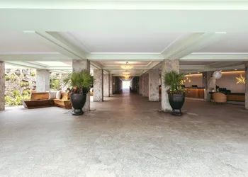 Pierre Mundo Imperial hotel thumbnail 2