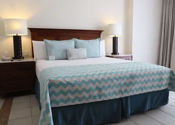Pierre Mundo Imperial hotel thumbnail 6