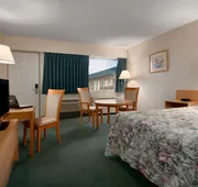 SkyView Swift Current hotel detail image 5