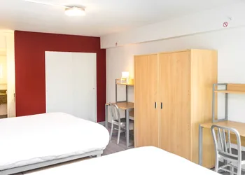 Campus1 MTL Student Residence hotel thumbnail 8
