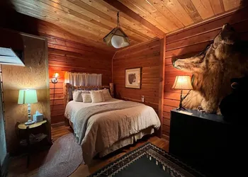 Bear Creek Guest Ranch hotel thumbnail 3