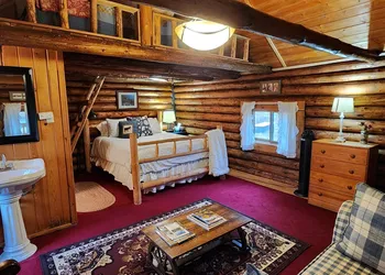 Bear Creek Guest Ranch hotel thumbnail 5