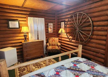 Bear Creek Guest Ranch hotel thumbnail 7