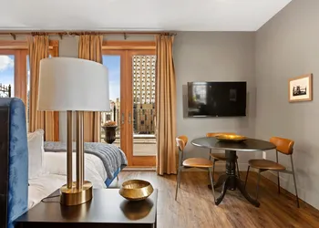 The Historic Blue Moon Hotel - NYC hotel thumbnail 5