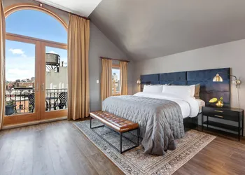 The Historic Blue Moon Hotel - NYC hotel thumbnail 7